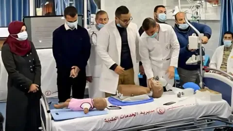 Pioneering Cohort of Scholars Evacuated from Gaza to Undertake Studies in the UK